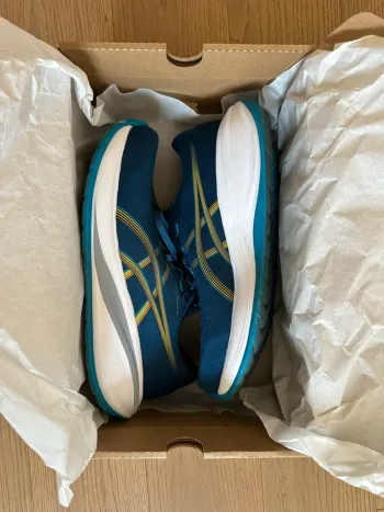 Used Asics Cumulus 28 bike