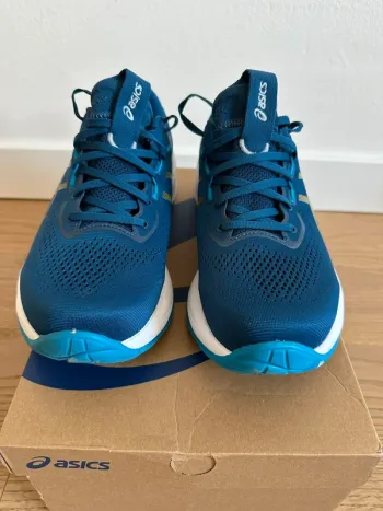 Used Asics Cumulus 28 bike — image 2 of 8