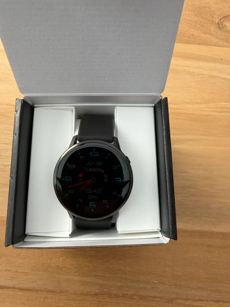 Used Garmin Venu 4 bike — image 4 of 5