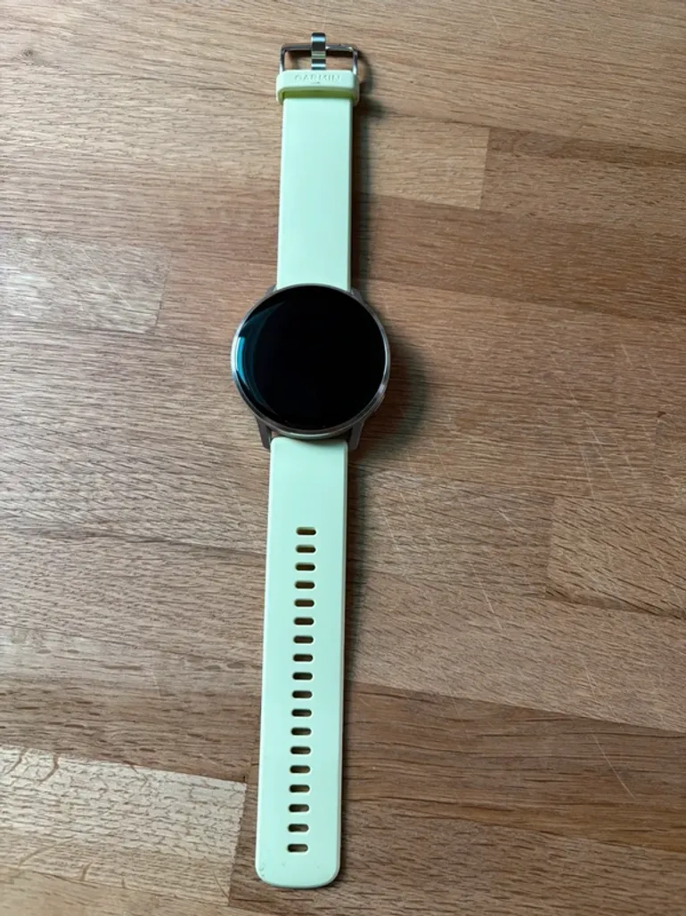 Used Garmin Venu 4 bike — image 3 of 3