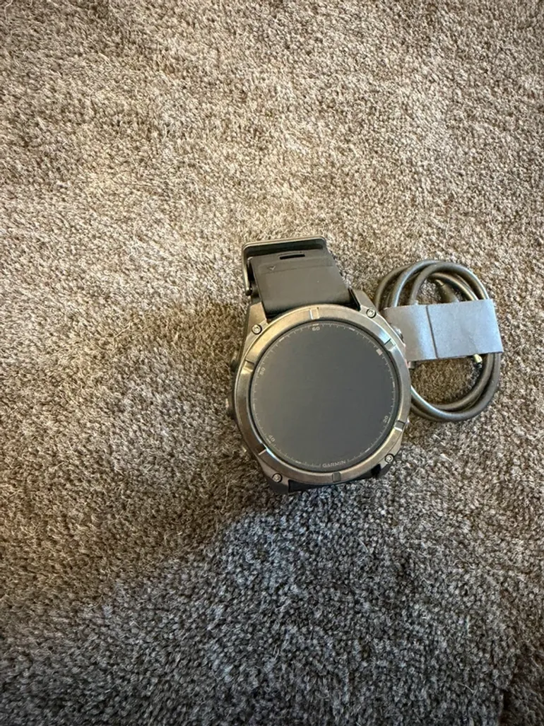 Used Garmin Fenix 8 bike — image 2 of 5