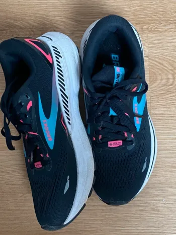 Brooks Adrenaline 23 GTS GTX bike de segunda mano — imagen 2 de 3