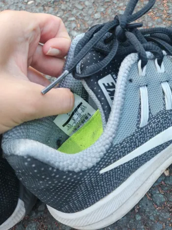 Tweedehands Nike Laufschuhe 40 bike — afbeelding 2 van 3