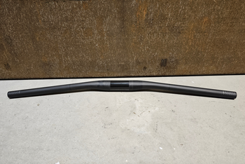 Used Bontrager BONTRAGER XXX 35 MOUNTAIN BIKE HANDLEBAR 720MM bike — image 6 of 6