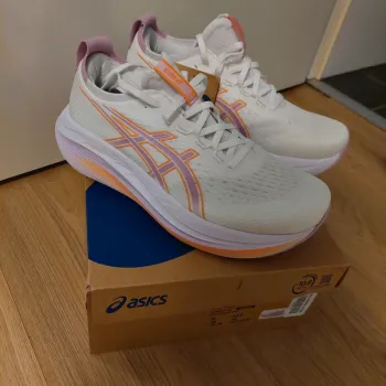 Asics Gel Nimbus 27 bike de segunda mano
