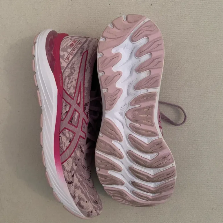 Tweedehands Asics Gel Cumulus 23 bike — afbeelding 4 van 4