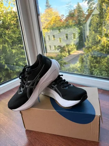 Tweedehands Asics Gel Kayano 30 bike — afbeelding 3 van 5