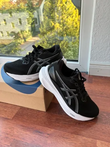 Tweedehands Asics Gel Kayano 30 bike — afbeelding 2 van 5