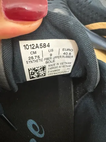 Tweedehands Asics Novablast bike — afbeelding 6 van 8