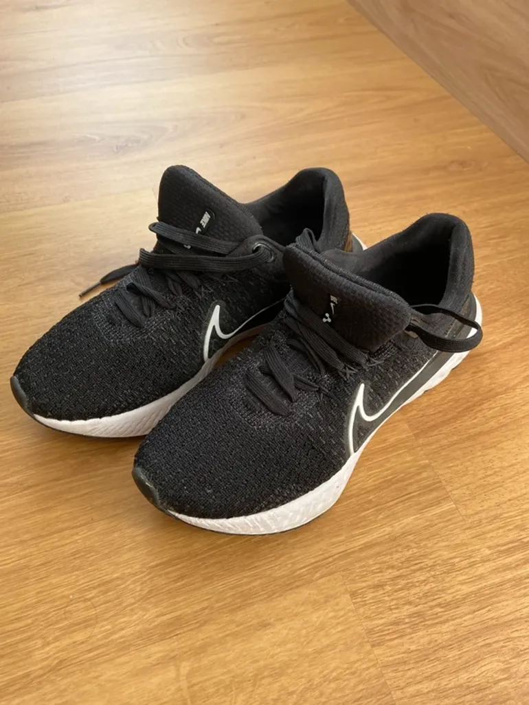 Tweedehands Nike Flyknit bike — afbeelding 2 van 6