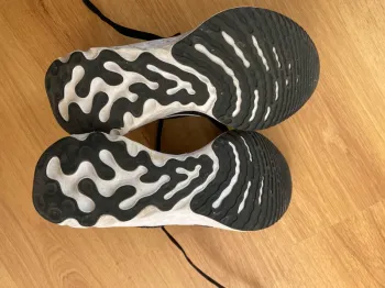 Tweedehands Nike Flyknit bike — afbeelding 4 van 6