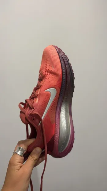 Nike Vomero 18 SE2 bike d'occasion — image 2 sur 3