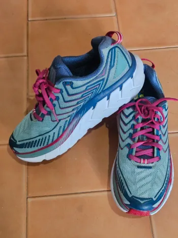 Hoka Clifton 4 bike d'occasion — image 2 sur 8