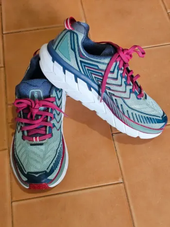Hoka Clifton 4 bike d'occasion — image 3 sur 8