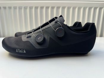 Fizik Lyra Road Cycling Shoes Gr. 46 2026 bike usato