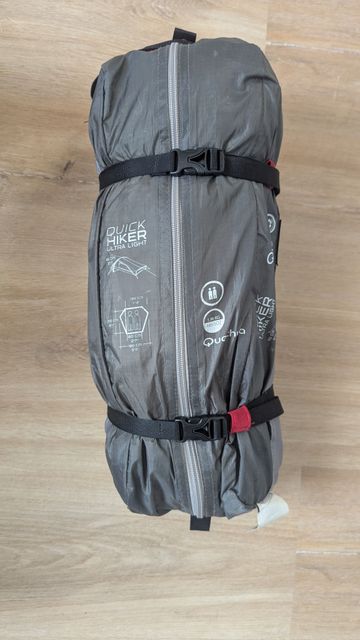 Použité QUECHUA Quick hiker Camping