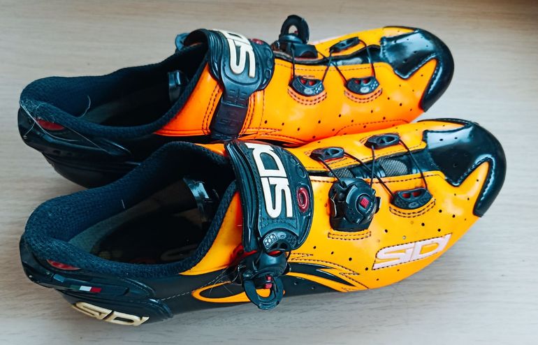 Używany Sidi Wire Carbon Vernice Road Shoes Fluo Orange/Black Size 44 bike — zdjęcie 1 z 3