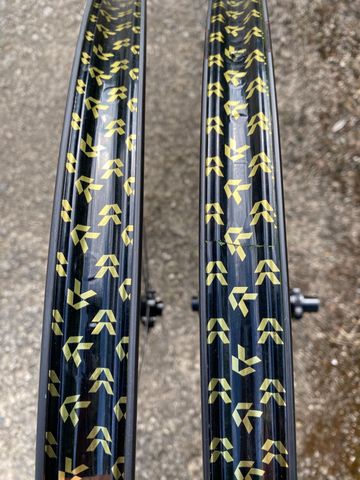 Used Reserve Carbon Wheelset 2026 bike — image 8 of 9