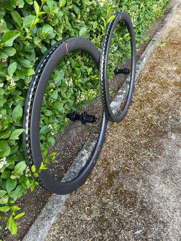 Used Reserve Carbon Wheelset 2026 bike — image 2 of 9