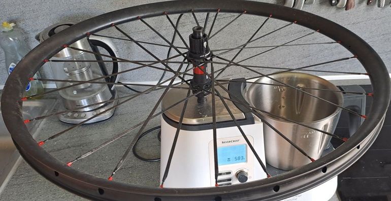 Použité Generic 30mm VTT Carbon Rim 29" Asymmetrical 305gr 2026 bike — obrázek 2 z 2