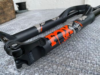 Fox 34 SC 27.5" 120 mm GRIP Remote BOOST Fork 2026 bike d'occasion — image 5 sur 15