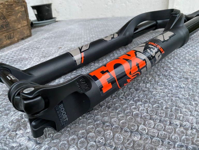 Fox 34 SC 27.5" 120 mm GRIP Remote BOOST Fork 2026 bike d'occasion — image 5 sur 15