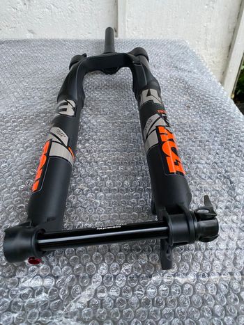 Fox 34 SC 27.5" 120 mm GRIP Remote BOOST Fork 2026 bike d'occasion — image 3 sur 15