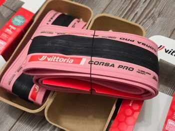 Vittoria Corsa Pro 700x30c Pink Giro d'Italia 2026 bike d'occasion — image 4 sur 9