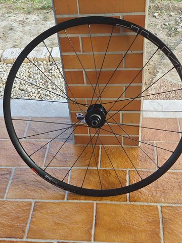 Used Shimano WH-MT601 2025 bike — image 10 of 16