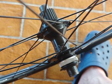 Used Shimano WH-MT601 2025 bike — image 9 of 16