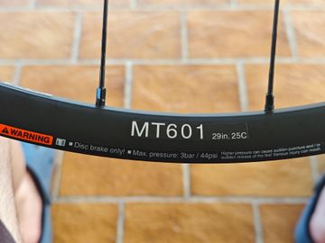 Used Shimano WH-MT601 2025 bike — image 8 of 16