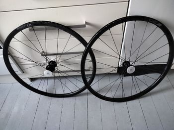 Used Dt Swiss Gravel LN 700c Wheelset bike