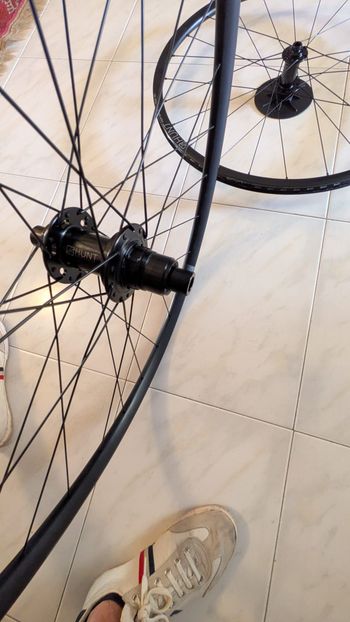 Used Hunt Wheels 4 Season All-Road Disc 700C Wheelset XDR Centerlock 12x100/12x142 bike — image 4 of 7