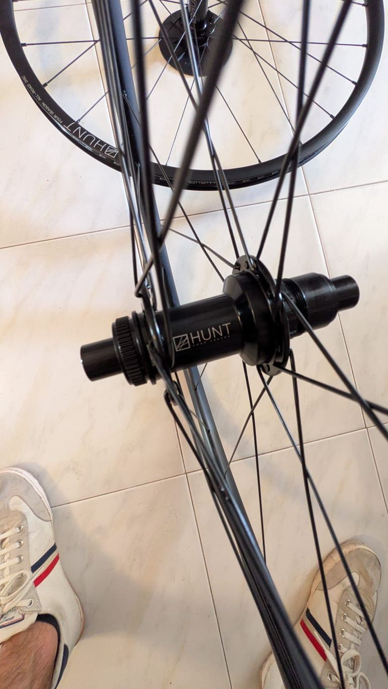 Used Hunt Wheels 4 Season All-Road Disc 700C Wheelset XDR Centerlock 12x100/12x142 bike — image 5 of 7