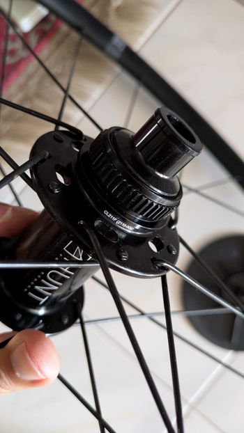 Used Hunt Wheels 4 Season All-Road Disc 700C Wheelset XDR Centerlock 12x100/12x142 bike — image 7 of 7