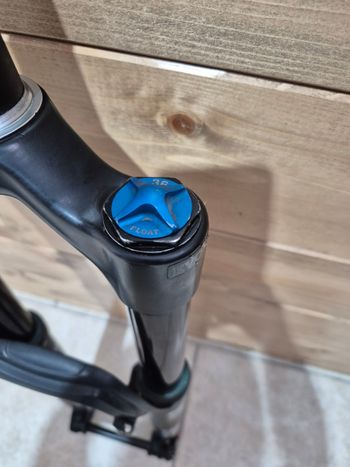 Used Fox 36 Performance Fork 2022 bike — image 3 of 7