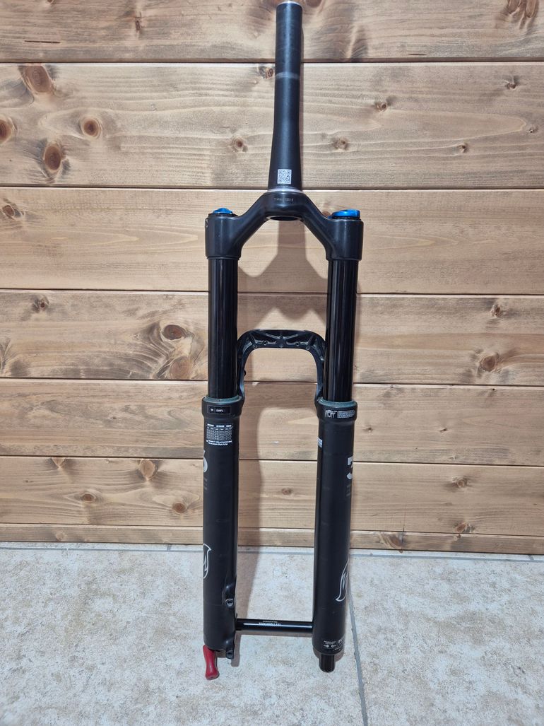 Used Fox 36 Performance Fork 2022 bike — image 6 of 7