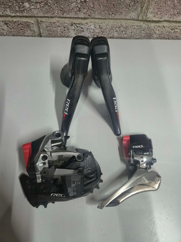 Used Sram Red eTap 11-Speed Wireless Groupset bike — image 1 of 3
