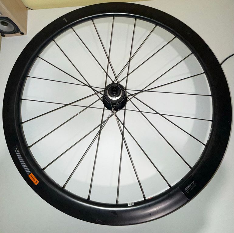 Used Giant SLR 1 42 Carbon Disc Rear Wheel Hooked 19mm Internal bike — image 1 of 8