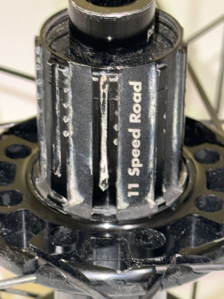 Used Giant SLR 1 42 Carbon Disc Rear Wheel Hooked 19mm Internal bike — image 6 of 8