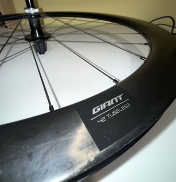 Used Giant SLR 1 42 Carbon Disc Rear Wheel Hooked 19mm Internal bike — image 5 of 8