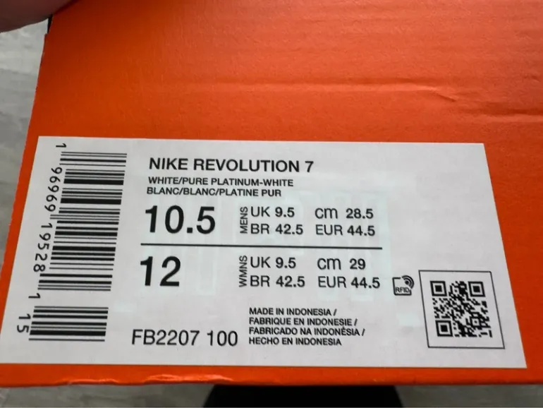 Used White Revolution 7 bike — image 9 of 9