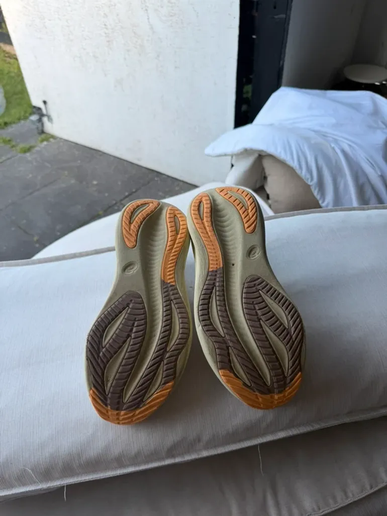 Used Asics Gel Nimbus 27 bike — image 3 of 3