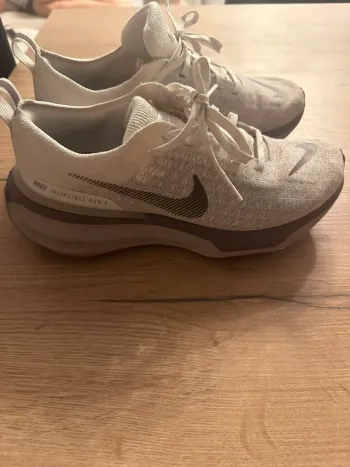Tweedehands Nike Invincible Run 3 bike — afbeelding 2 van 4
