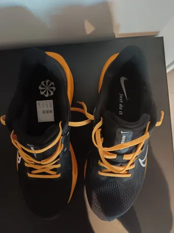 Tweedehands Nike Quest 6 bike — afbeelding 3 van 7