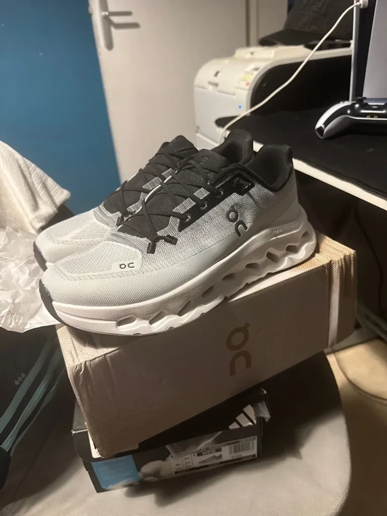 Used On Running shoes size 42 bike — image 3 of 5