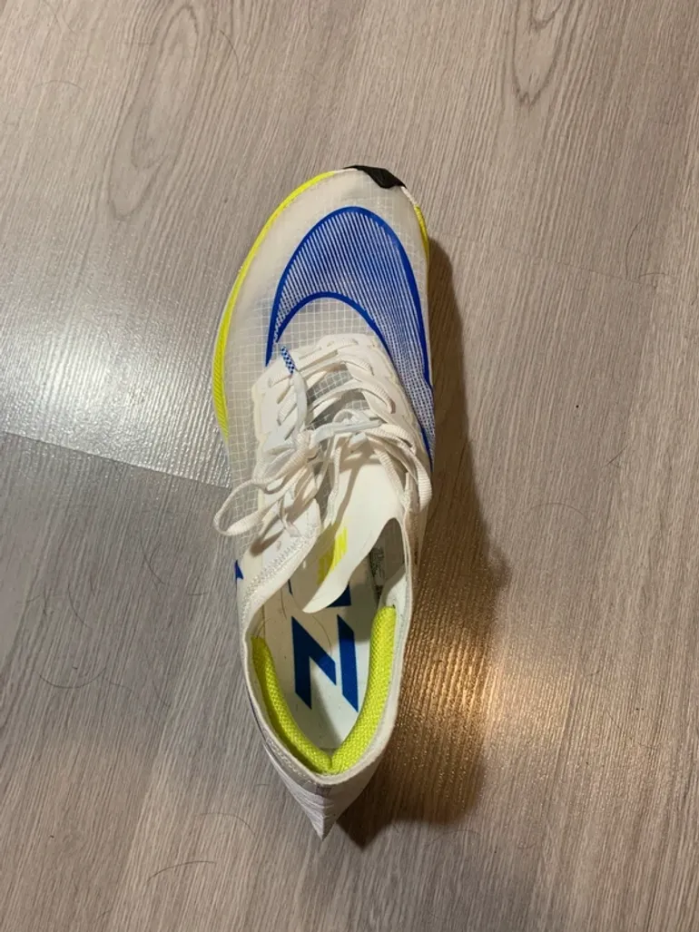 Used Nike Running Shoes bike — image 3 of 5