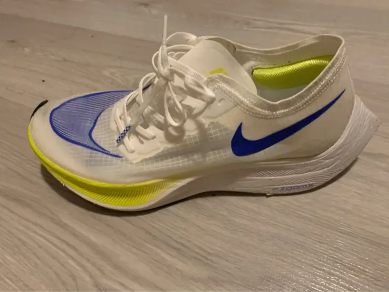 Used Nike Running Shoes bike — image 2 of 5