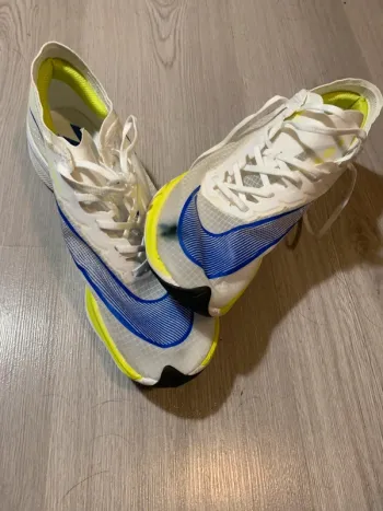 Used Nike Running Shoes bike — image 5 of 5