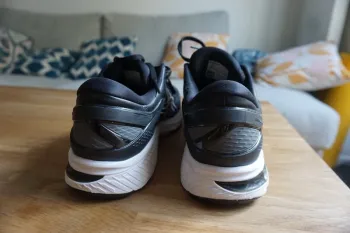 Used Asics Gel Kayano 26 bike — image 4 of 5